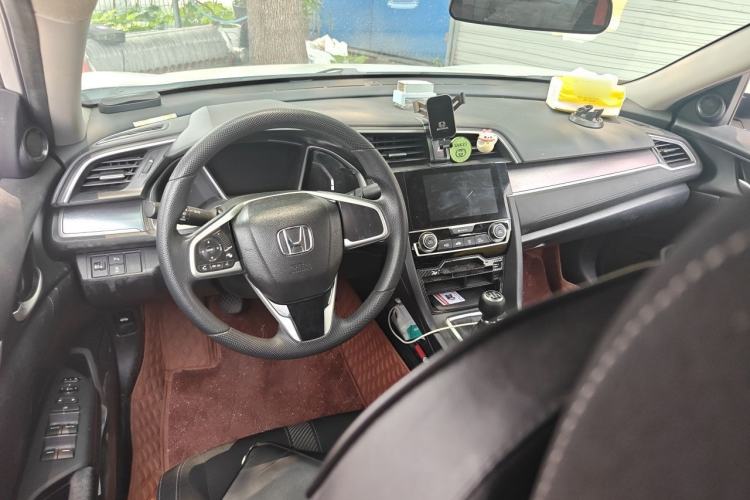 Used Honda Civic 2016 220TURBO Manual Luxury Edition Center Console