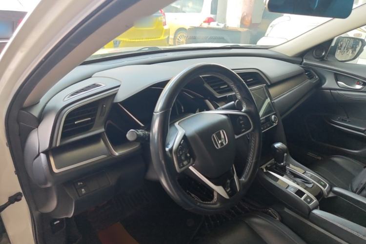 Used Honda Civic 2016 220TURBO CVT Prestige Edition Center Console