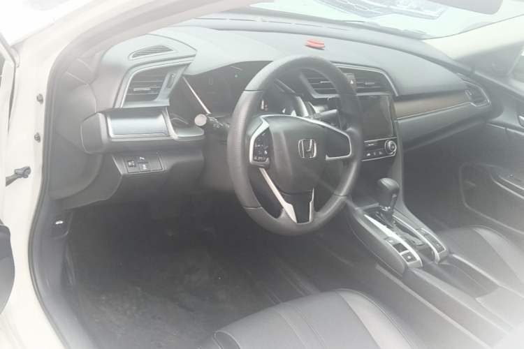 Used Honda Civic 2016 220TURBO CVT Luxury Edition Center Console