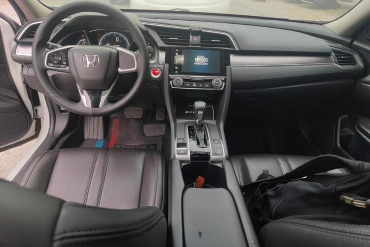 Used Honda Civic 2016 220TURBO CVT Luxury Edition Center Console