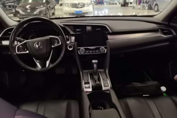Used Honda Civic 2016 220TURBO CVT Prestige Edition Center Console