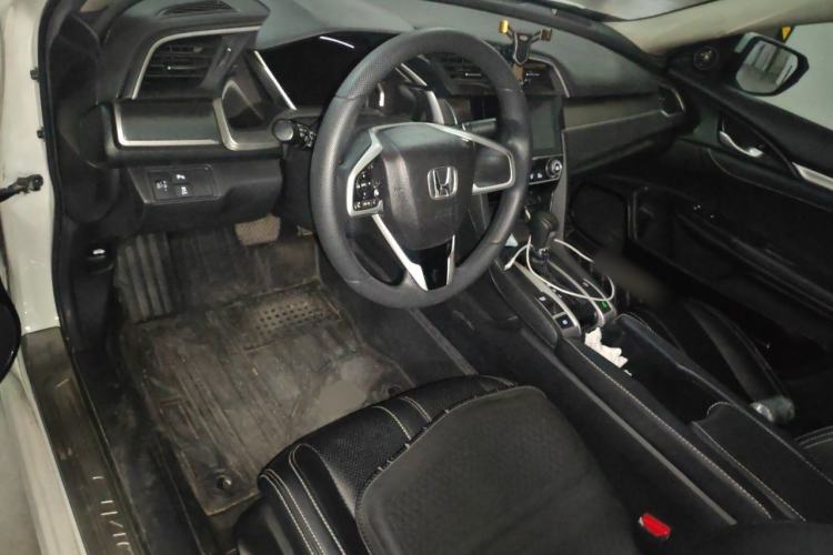 Used Honda Civic 2016 220TURBO CVT Luxury Edition Center Console