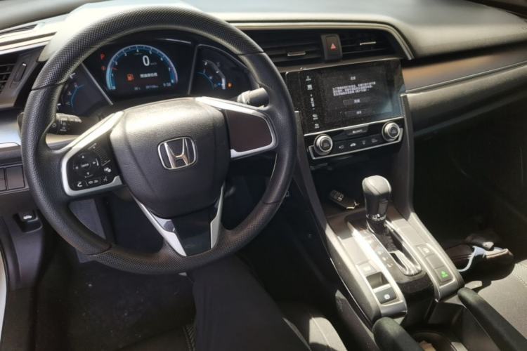 Used Honda Civic 2016 220TURBO CVT Luxury Edition Center Console