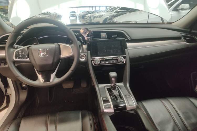 Used Honda Civic 2016 220TURBO CVT Luxury Edition Center Console