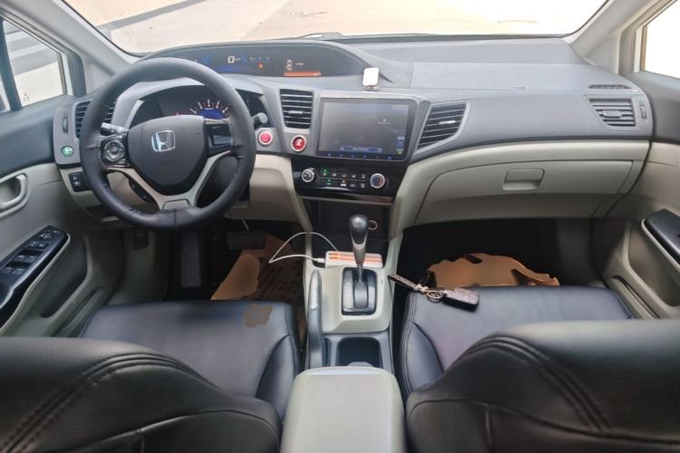 Used Honda Civic 2016 1.8L Automatic Comfort Version Center Console