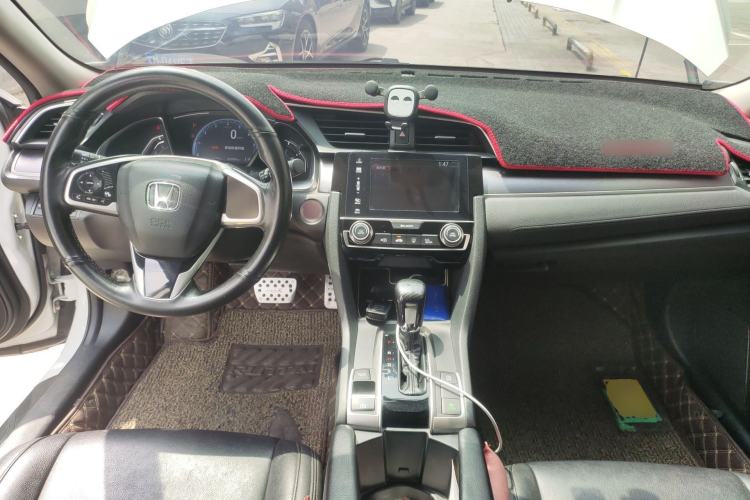 Used Honda Civic 2016 220TURBO CVT Luxury Edition Center Console