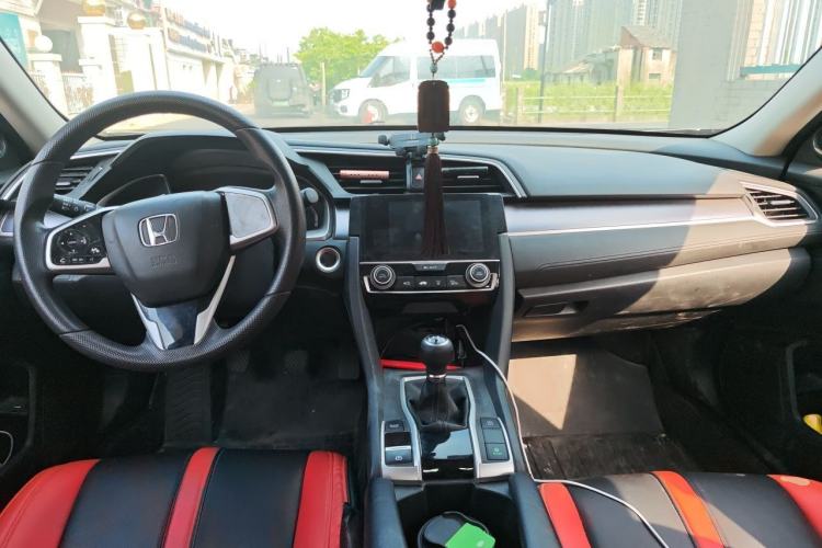 Used Honda Civic 2016 220TURBO Manual Luxury Edition Center Console