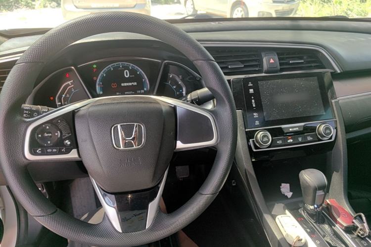 Used Honda Civic 2016 220TURBO CVT Luxury Edition Center Console