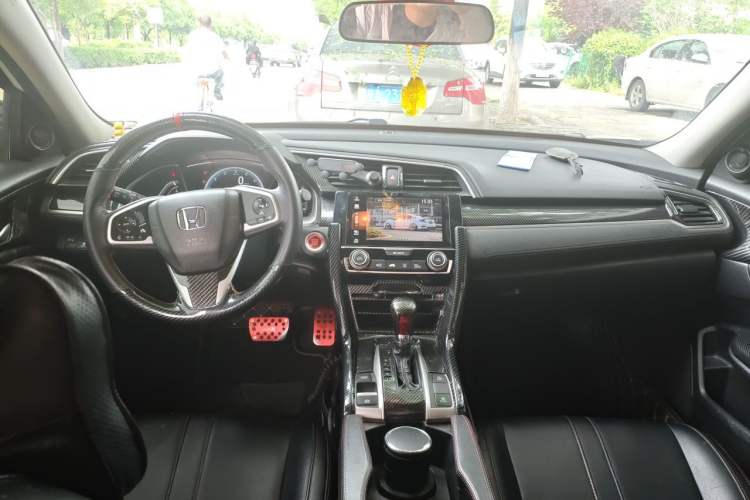 Used Honda Civic 2016 220TURBO CVT Luxury Edition Center Console