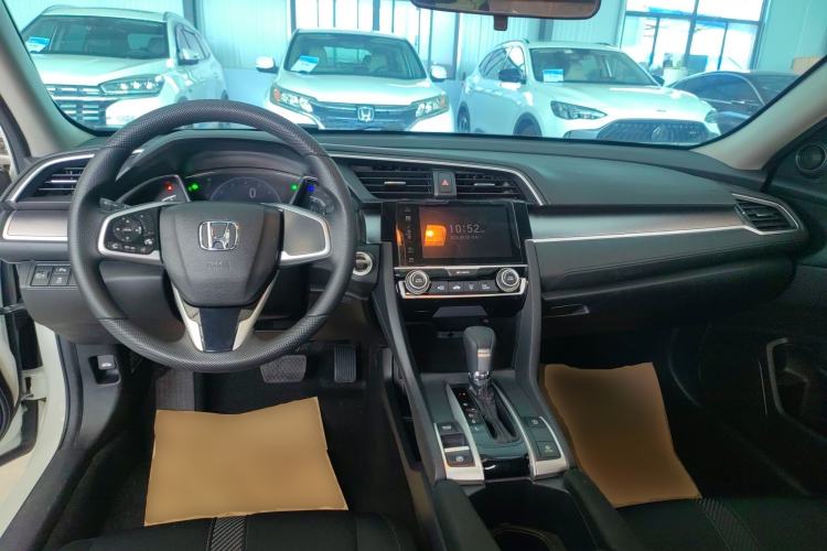 Used Honda Civic 2016 220TURBO CVT Luxury Edition Center Console
