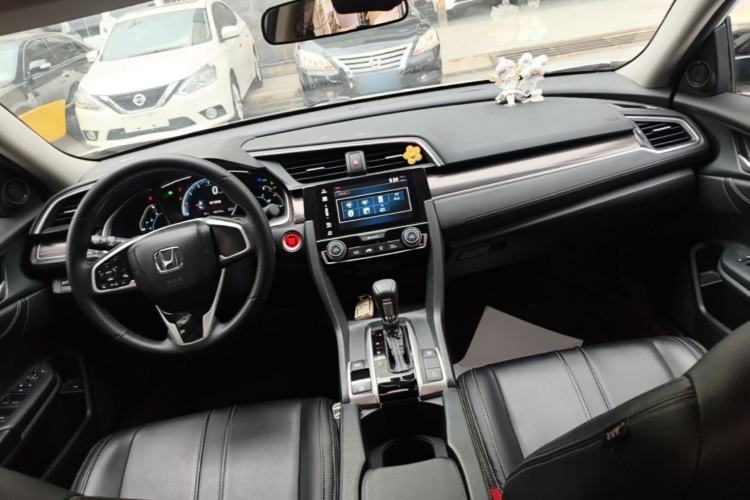 Used Honda Civic 2016 220TURBO CVT Luxury Edition Center Console