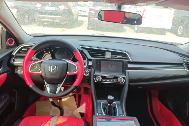 Used Honda Civic 2016 220TURBO Manual Luxury Edition Center Console