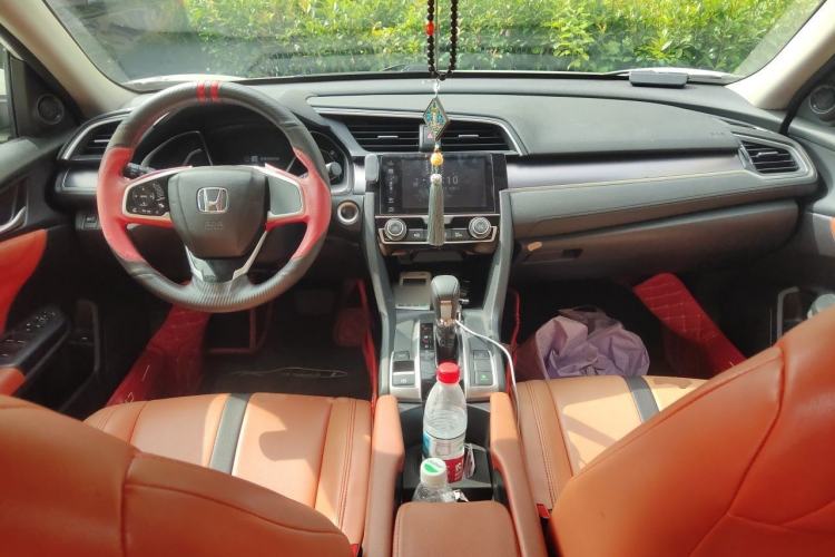 Used Honda Civic 2016 220TURBO CVT Luxury Edition Center Console