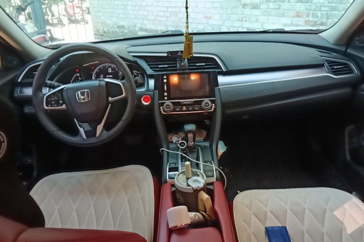 Used Honda Civic 2016 220TURBO CVT Luxury Edition Center Console