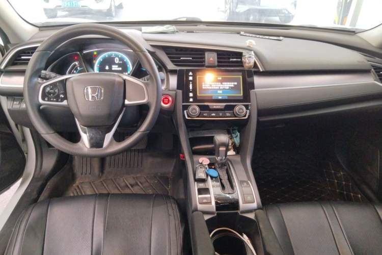 Used Honda Civic 2016 220TURBO CVT Luxury Edition Center Console