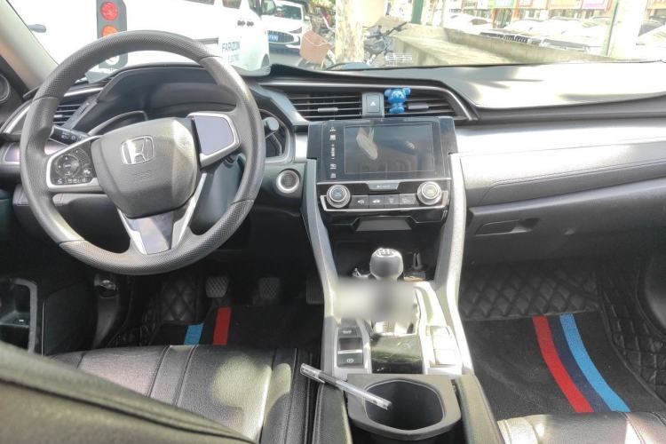 Used Honda Civic 2016 220TURBO Manual Luxury Edition Center Console