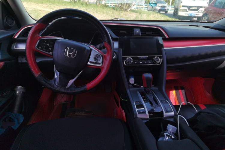Used Honda Civic 2016 220TURBO CVT Luxury Edition Center Console