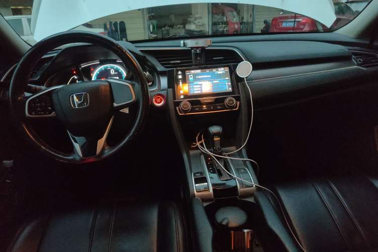 Used Honda Civic 2016 220TURBO CVT Luxury Edition Center Console