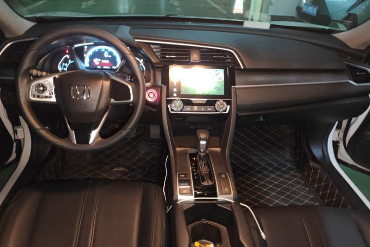 Used Honda Civic 2016 220TURBO CVT Luxury Edition Center Console