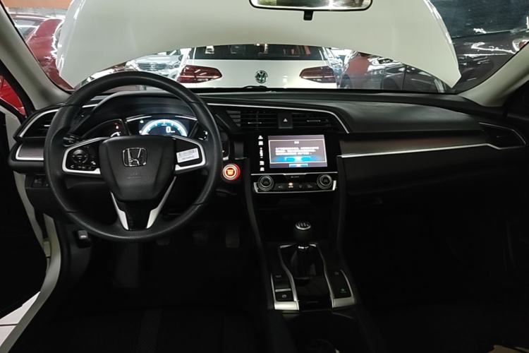 Used Honda Civic 2016 220TURBO Manual Luxury Edition Center Console