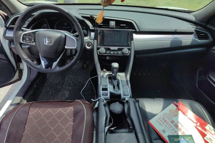 Used Honda Civic 2016 220TURBO CVT Luxury Edition Center Console