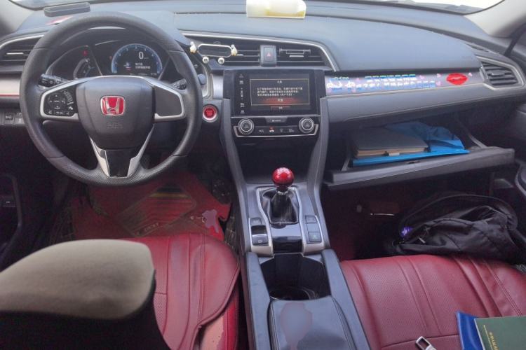 Used Honda Civic 2016 220TURBO Manual Luxury Edition Center Console
