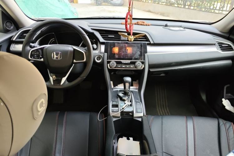 Used Honda Civic 2016 220TURBO CVT Luxury Edition Center Console