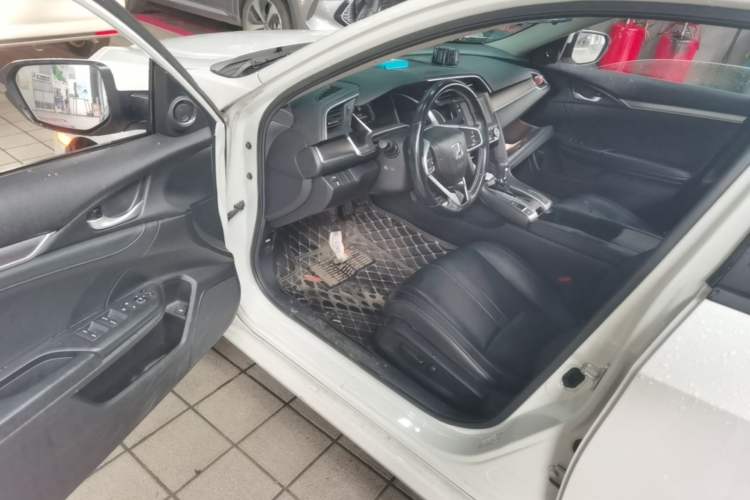 Used Honda Civic 2016 220TURBO CVT Prestige Edition Driver Seat