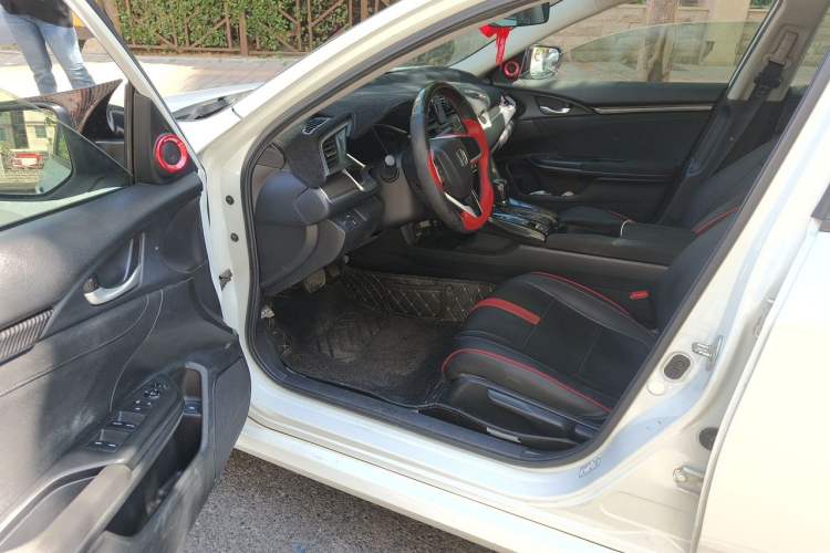 Used Honda Civic 2016 220TURBO CVT Luxury Edition Driver Seat