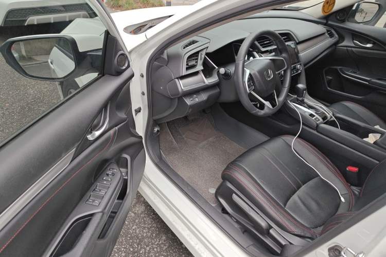 Used Honda Civic 2016 220TURBO CVT Luxury Edition Driver Seat
