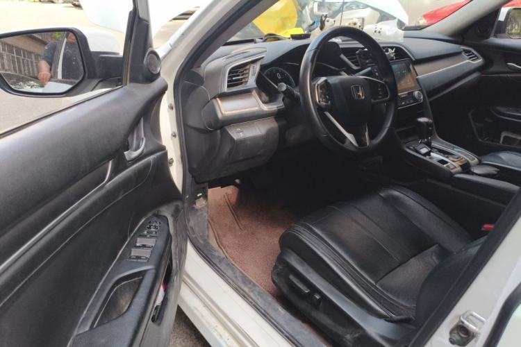 Used Honda Civic 2016 220TURBO CVT Prestige Edition Driver Seat