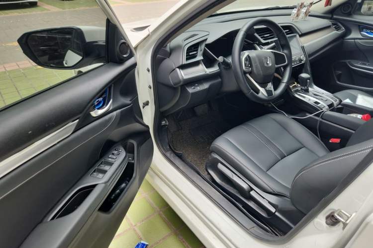 Used Honda Civic 2016 220TURBO CVT Luxury Edition Driver Seat