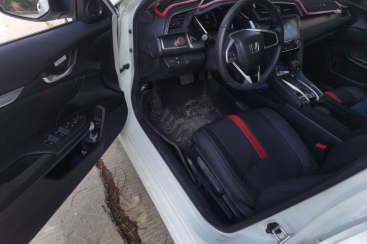 Used Honda Civic 2016 220TURBO CVT Luxury Edition Driver Seat