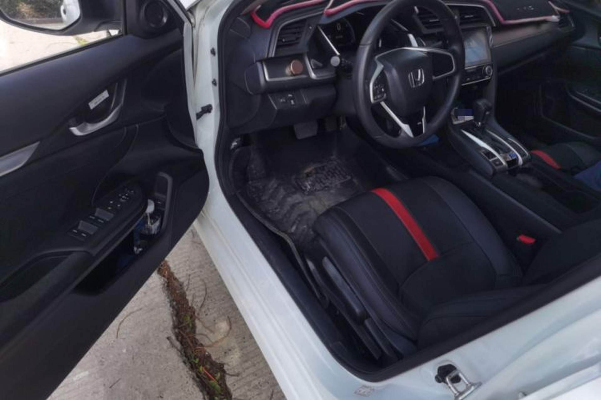 Used Honda Civic 2016 220TURBO CVT Luxury Edition Driver Seat