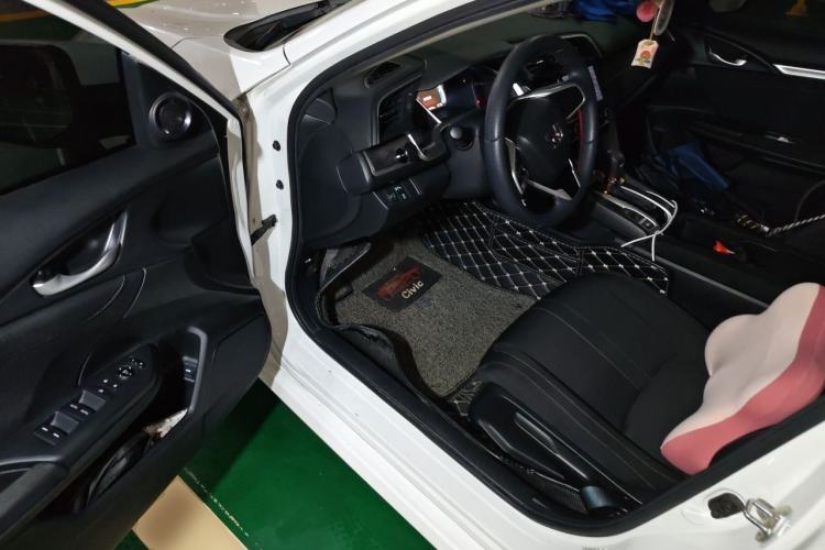 Used Honda Civic 2016 220TURBO CVT Luxury Edition Driver Seat