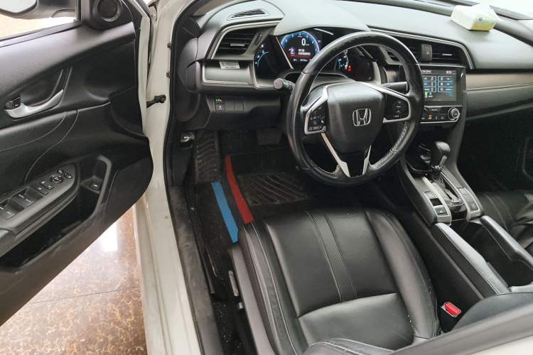 Used Honda Civic 2016 220TURBO CVT Prestige Edition Driver Seat