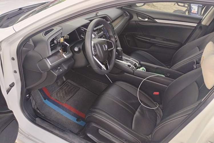 Used Honda Civic 2016 220TURBO CVT Luxury Edition Driver Seat