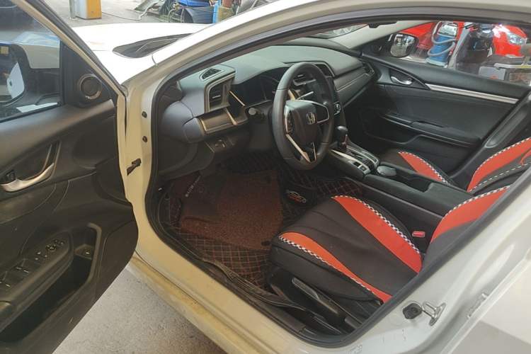 Used Honda Civic 2016 220TURBO CVT Luxury Edition Driver Seat