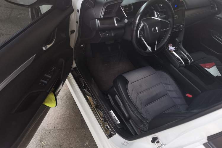 Used Honda Civic 2016 220TURBO CVT Luxury Edition Driver Seat