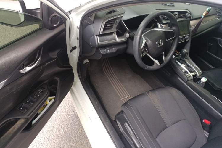 Used Honda Civic 2016 220TURBO CVT Luxury Edition Driver Seat