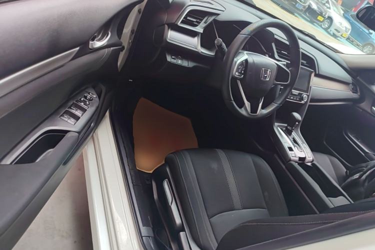 Used Honda Civic 2016 220TURBO CVT Luxury Edition Driver Seat
