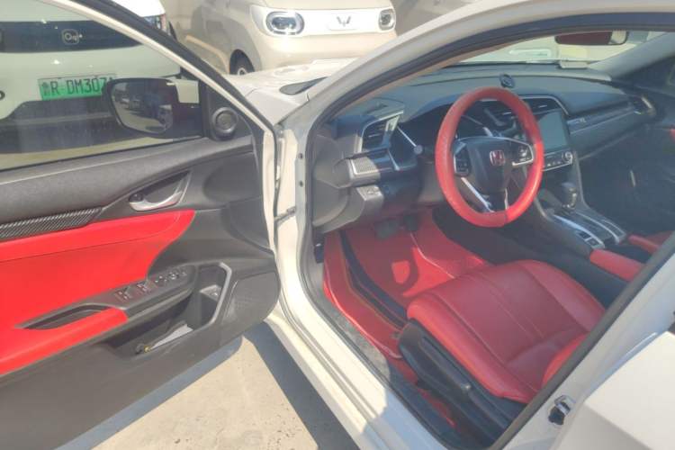 Used Honda Civic 2016 220TURBO CVT Luxury Edition Driver Seat