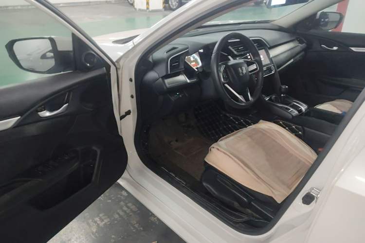 Used Honda Civic 2016 220TURBO Manual Luxury Edition Driver Seat