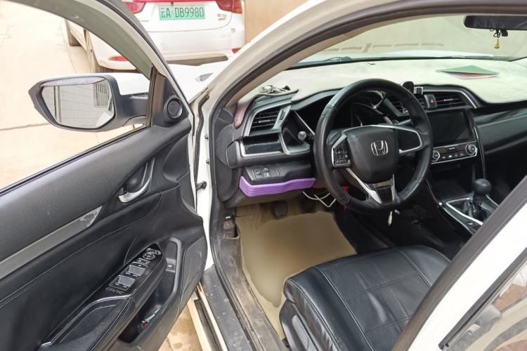 Used Honda Civic 2016 220TURBO Manual Luxury Edition Driver Seat