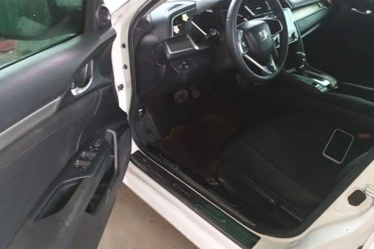 Used Honda Civic 2016 220TURBO CVT Luxury Edition Driver Seat