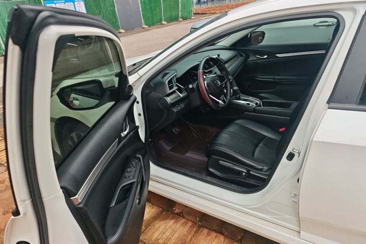 Used Honda Civic 2016 220TURBO CVT Luxury Edition Driver Seat
