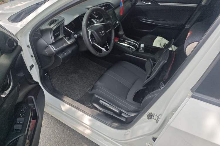 Used Honda Civic 2016 220TURBO CVT Luxury Edition Driver Seat