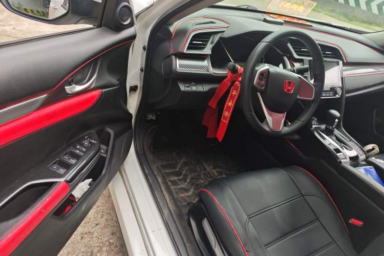 Used Honda Civic 2016 220TURBO CVT Luxury Edition Driver Seat