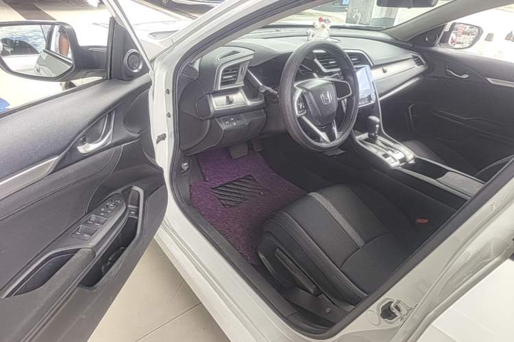 Used Honda Civic 2016 220TURBO CVT Luxury Edition Driver Seat