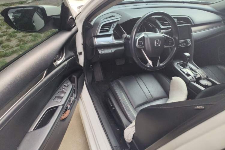 Used Honda Civic 2016 220TURBO CVT Prestige Edition Driver Seat